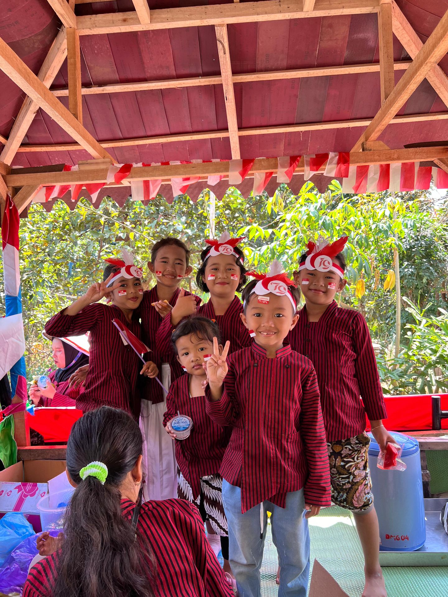 Sewa Baju Seragam Karnaval Kebaya dan Surjan Lurik Di Desa Pingit Dari Sewa Kostum Grabag By Nikey