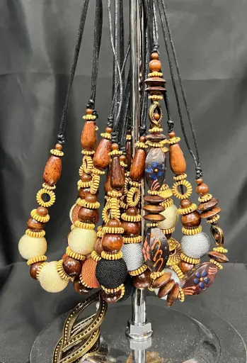 Kalung Kayu